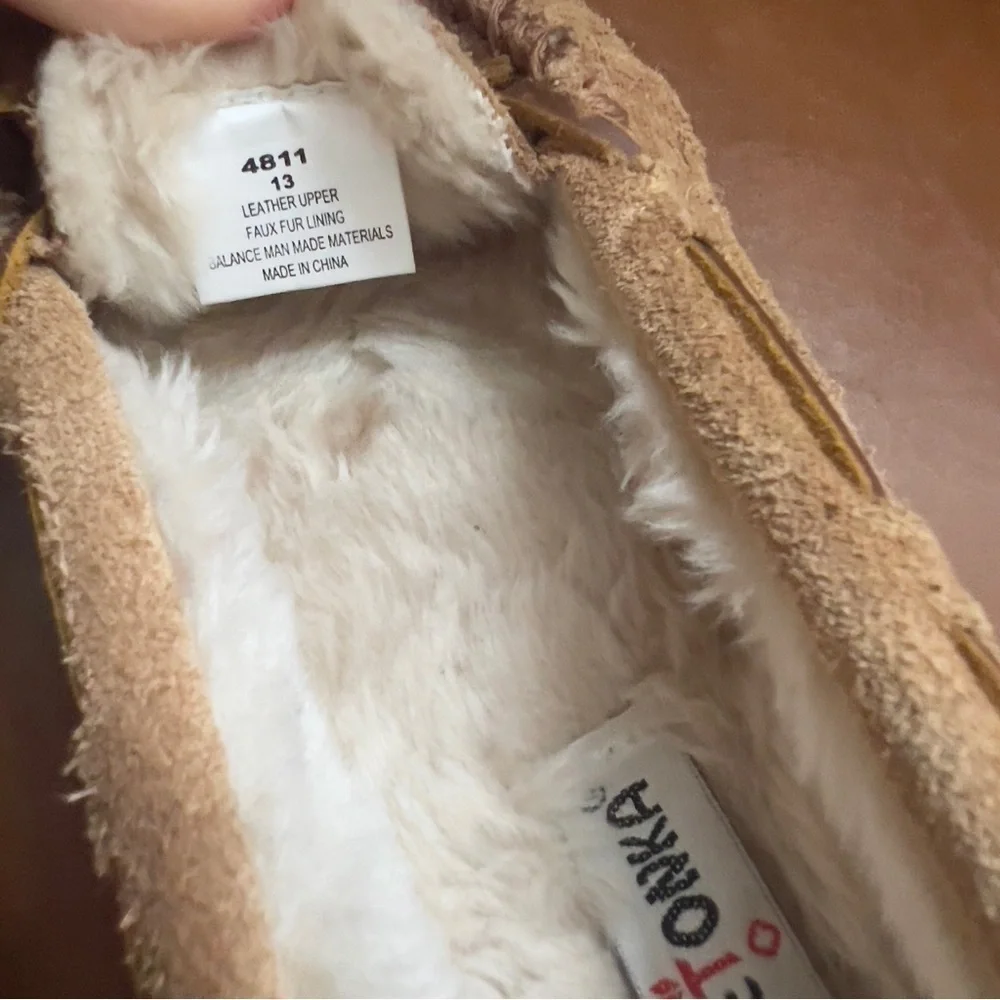 Minnetonka Kids Size 13 Cassie Slipper cinnamon Brown Leather Slipper Fur Lined